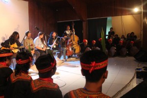 Angga Mozaic salah satu personel OK. La Paloma juga menmbahkan bahwa musik Kroncong itu bukanlah musik jawa, tetapi krontong adaalah warisan Budaya Indonesia, pungkasnya.(Iwan_Rantow)