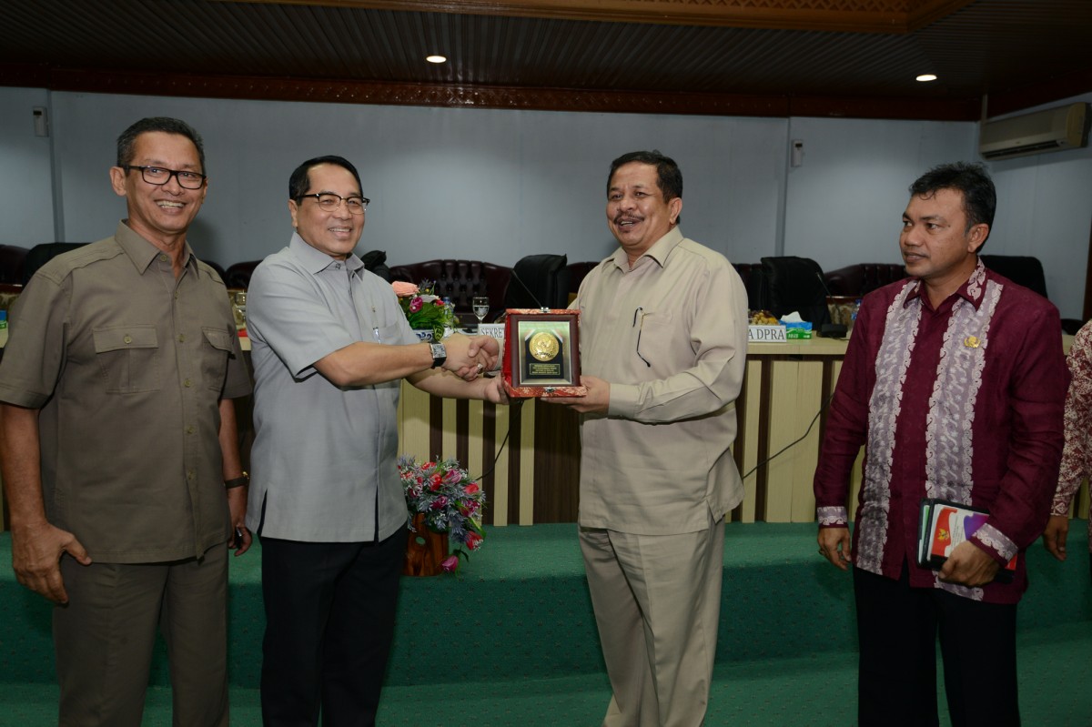 Sekda Aceh Dermawan MM  dan Komisi IV DPR RI