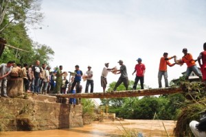 serahkan bantuan dari Gubernur Aceh (Foto/Dok Dinas Sosial Aceh)