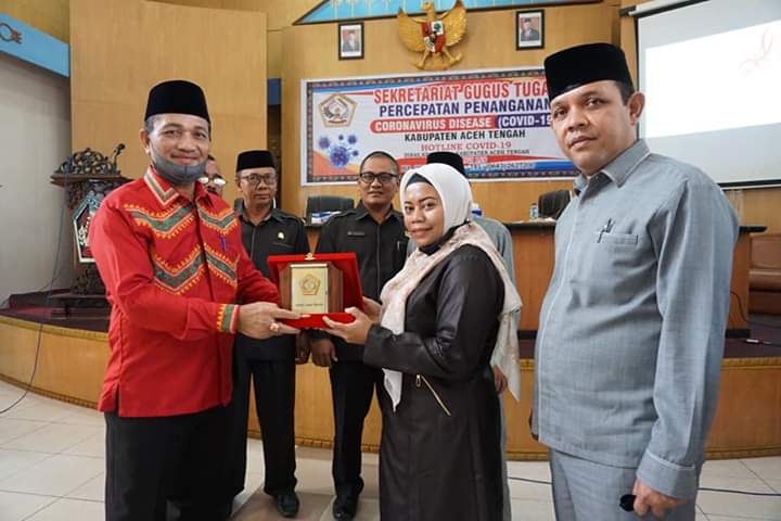Wakil Bupati Aceh Tengah H. Firdaus SKM menerima kunjungan kerja Tim Pansus III DPRK Nagan Raya terkait pengelolaan Pariwisata, Kesenian dan Budaya di Op-Room Setdakab setempat, Kamis (16/07/2020).