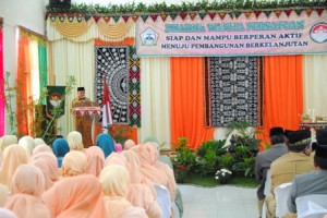 Ruslan Abdul Gani dalam sabutannya dalam acara Dharma Wanita Persatuan Bener Meriah (Foto: Humas BM)