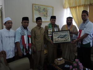 Ulama Palestina dan Bupati Nasruddin di Takengon Aceh Tengah - Lintas Gayo