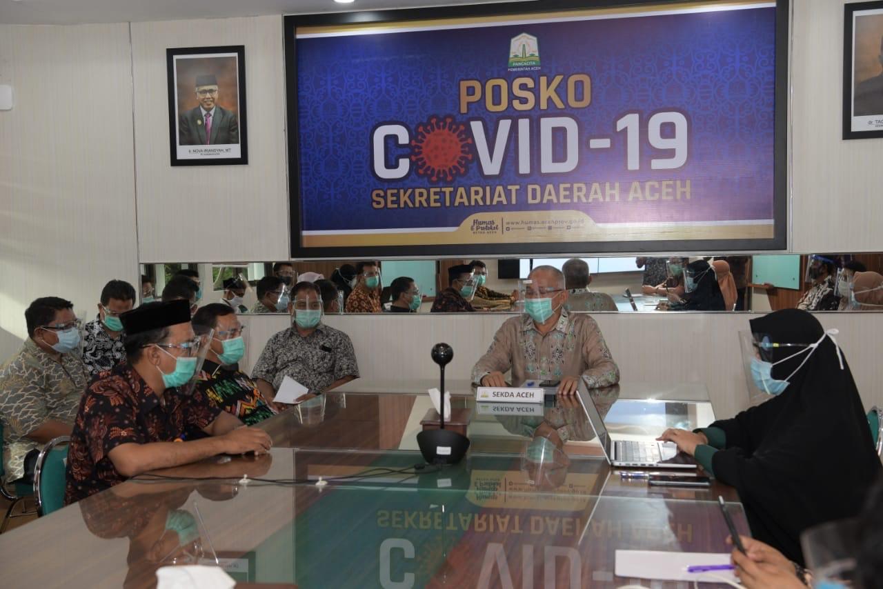 Sekretaris Daerah Aceh, dr. Taqwallah, M.Kes, menggelar rapat evaluasi terhadap kinerja pejabat eselon 3 dan 4 di lingkungan Rumah Sakit Umum Daerah dr. Zainoel Abidin (RSUDZA) Banda Aceh, Kamis, (6/8/2020).